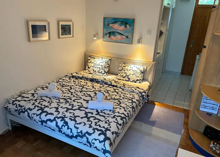 Charming Seaside Apartment - Zusterna,Free Parking